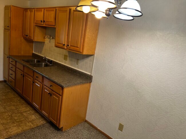 Foto del edificio - 4176 Adair Ave N