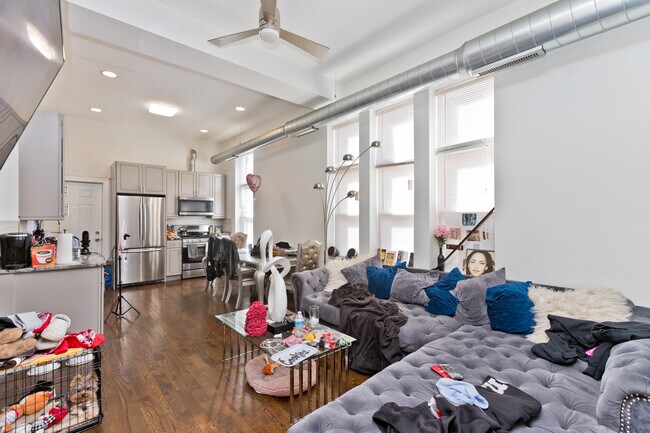 Foto del edificio - 623 E Groveland Park