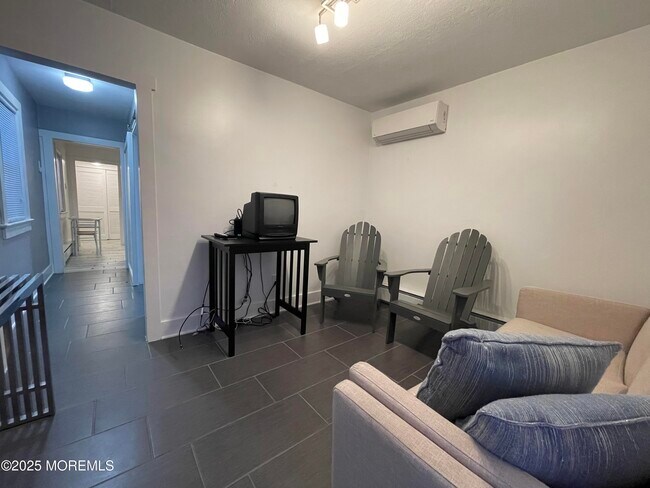 Foto del edificio - 94 Poplar Ave