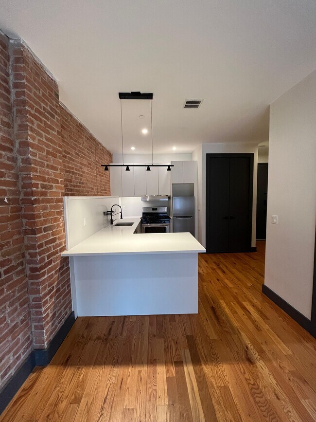 Foto del edificio - 568 Communipaw Ave