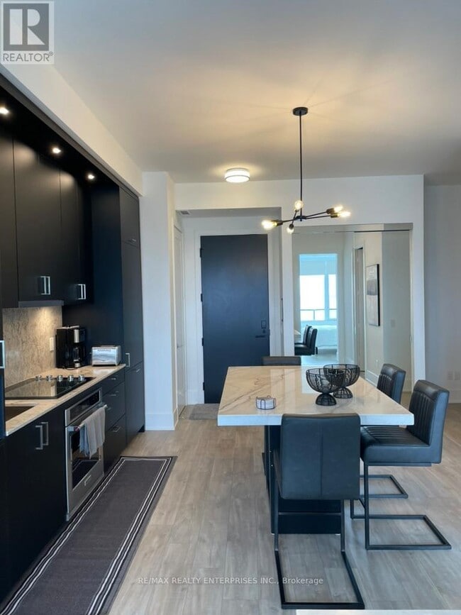 Building Photo - 470 Front St W