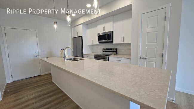 Photo du bâtiment - Modern 1 Beds, 1 Baths Apartment/Condo | N...