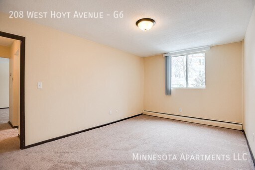Building Photo - Newly Available 1 Bedroom