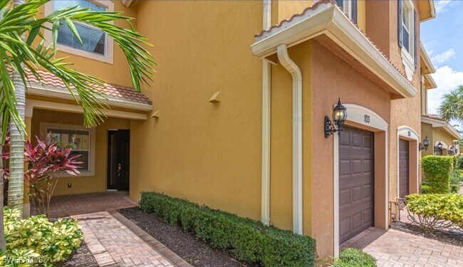 Foto del edificio - 6553 Monterey Point
