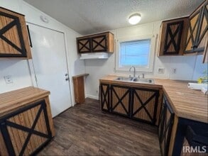 Building Photo - 207 E Highland Ave
