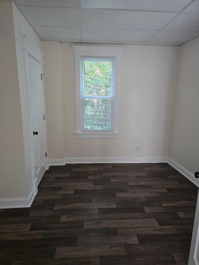 Building Photo - 1412 Lane Blvd