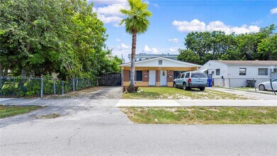 Building Photo - 806 N 24th Ave