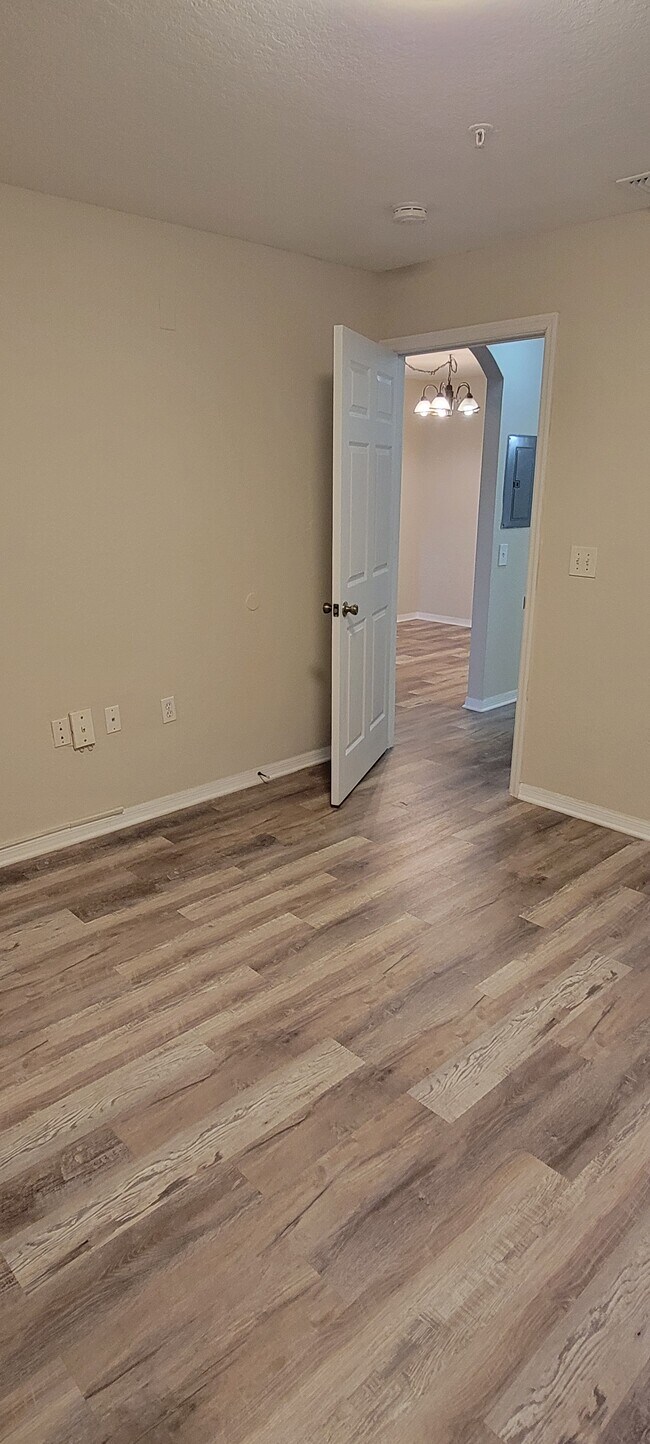Building Photo - 7411 Vista Way
