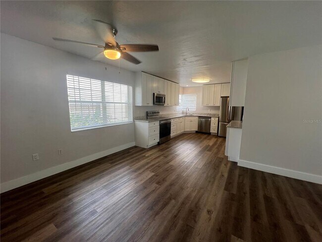 Foto del edificio - 2377 Starlite Ln