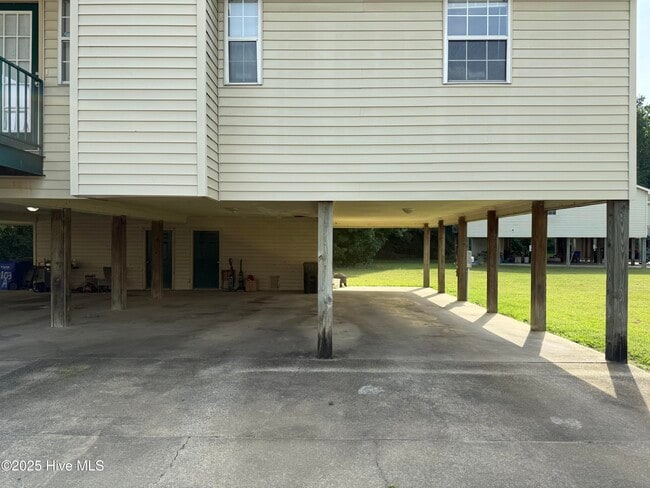 Building Photo - 102 Derwent Ct