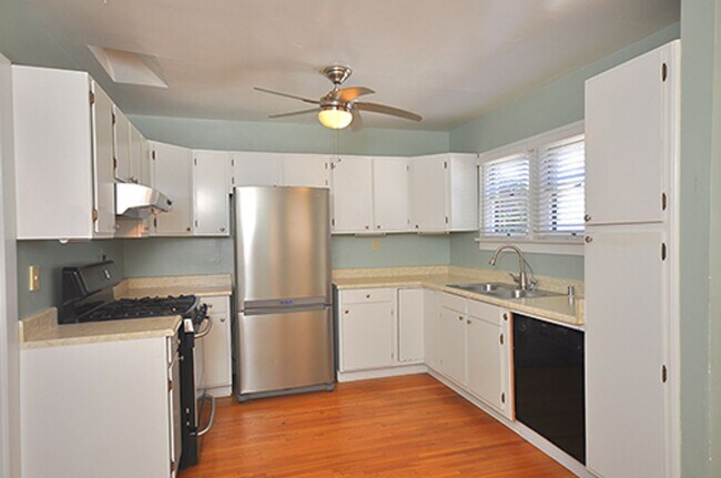 Foto del edificio - South Oceanside 2 Bedroom Home!!!