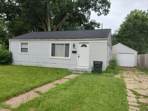 Building Photo - 1326 Eastbrook Dr