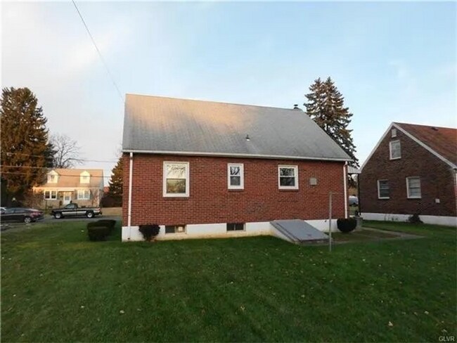 Foto del edificio - 921 Cambridge Ave