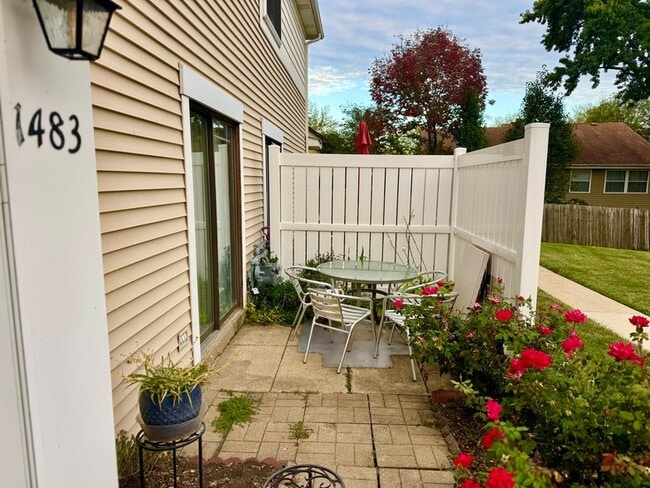 Foto del edificio - 1483 Cornell Ct