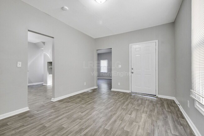 Foto del edificio - 2922 Duncan St