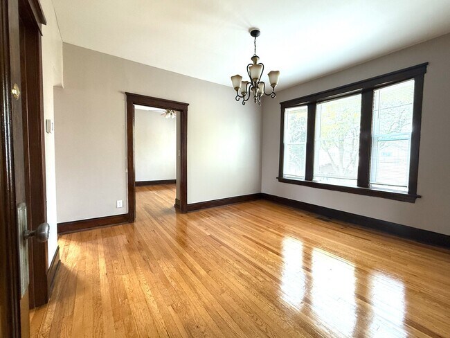 Foto del edificio - 3907 W Cornelia Ave
