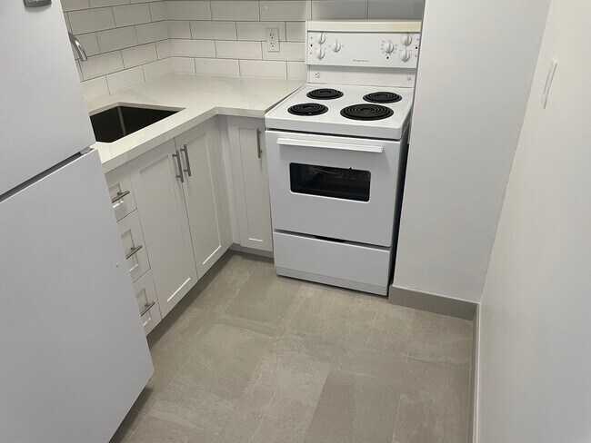 Photo du bâtiment - 30 Springhurst Ave