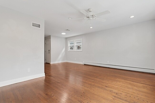 Foto del edificio - 22 Fox Pl