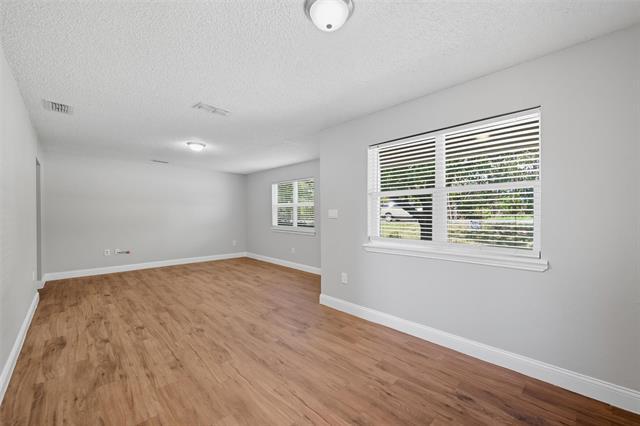 Foto del edificio - 1166 N Texas 78 Business