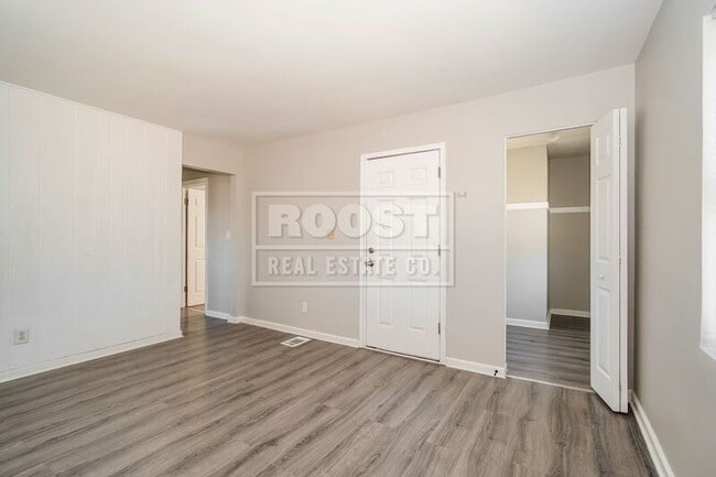 Building Photo - 108 Columbian Ave