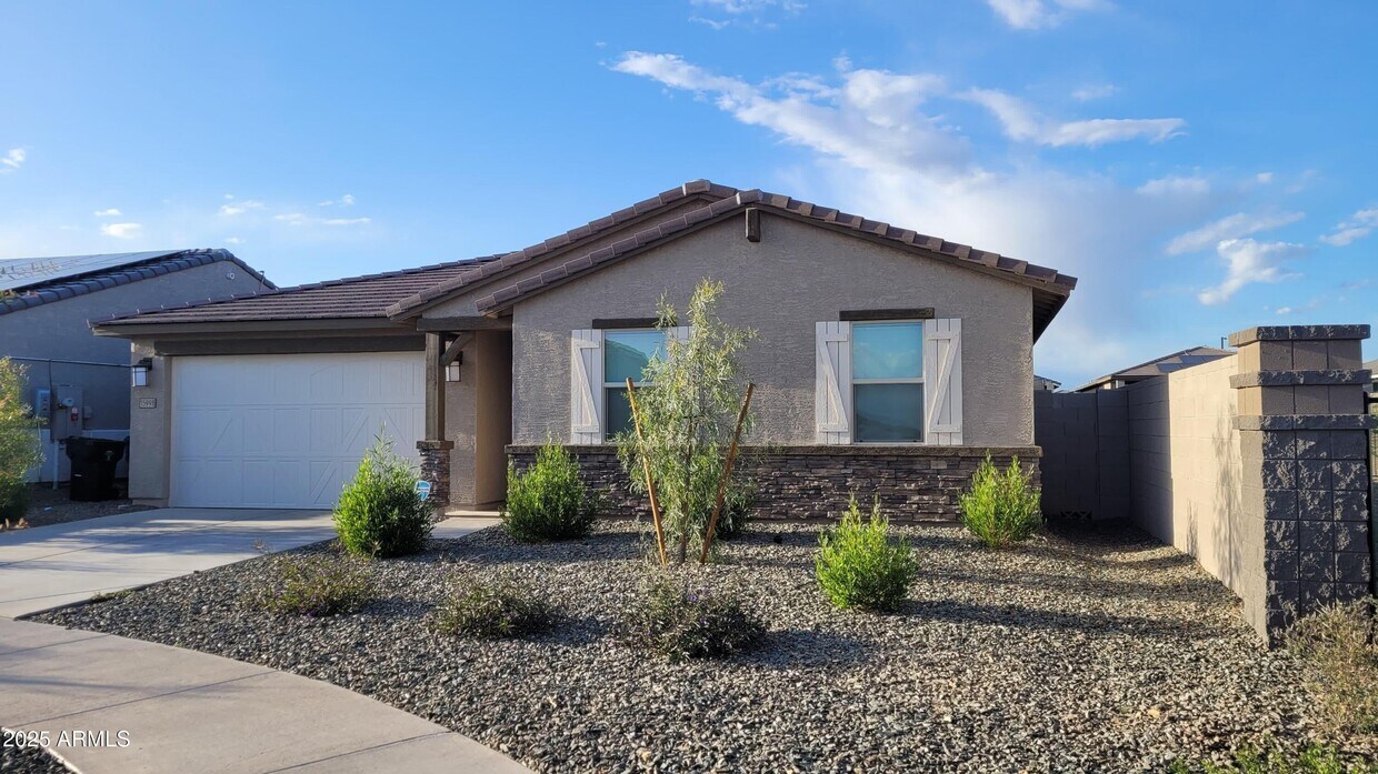Primary Photo - 15998 W Smoketree Dr
