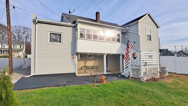 Building Photo - 1 Bed / 1 Bath Apartment