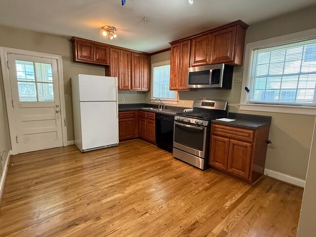 Foto del edificio - 4111 Aberdeen Rd