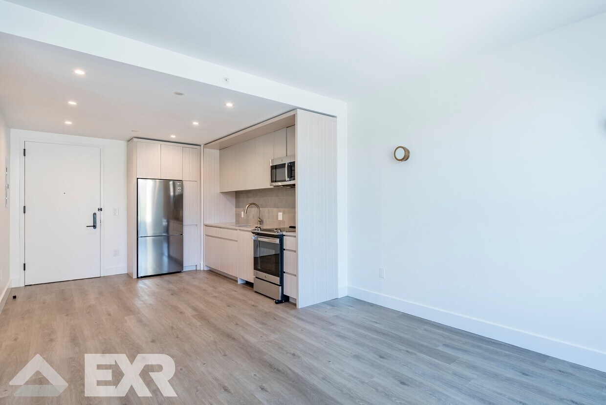 Foto principal - 210 Clarkson Ave