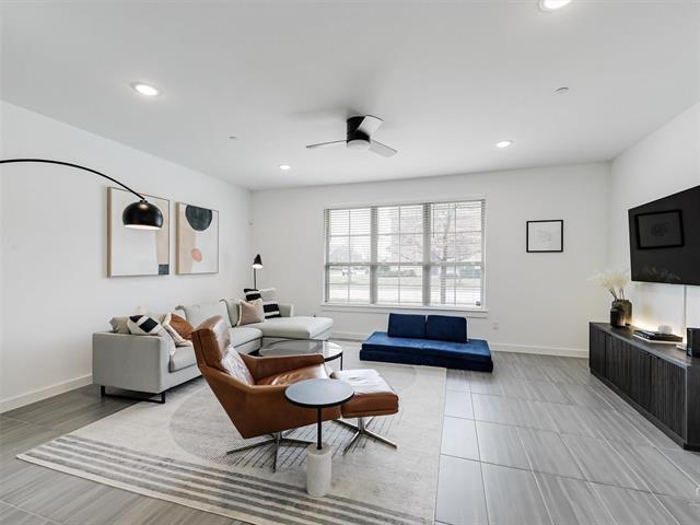 Foto del edificio - 5912 Ridgeline Dr