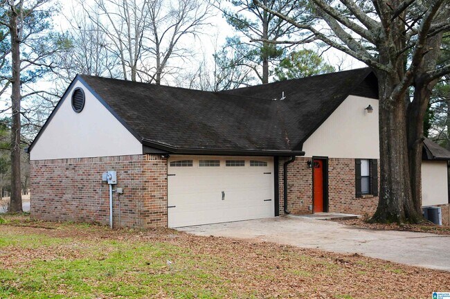 Building Photo - 2131 Sandlin Rd