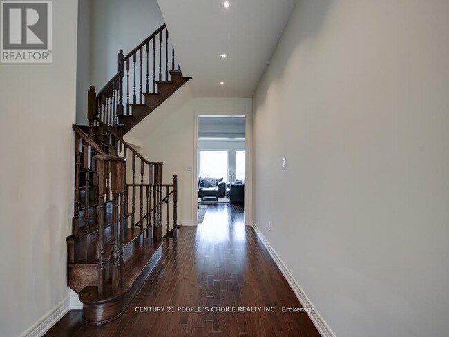 Building Photo - 24 Haverstock Cres