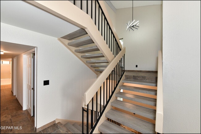 Building Photo - 5900 Mira Hermosa Dr