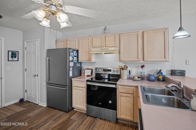 Building Photo - 102 Tiger Woods Pl