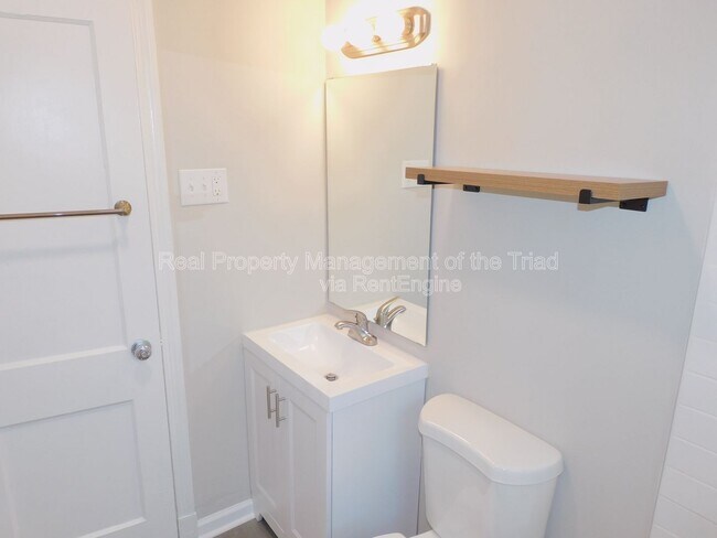 Building Photo - 1232 Pamlico Dr