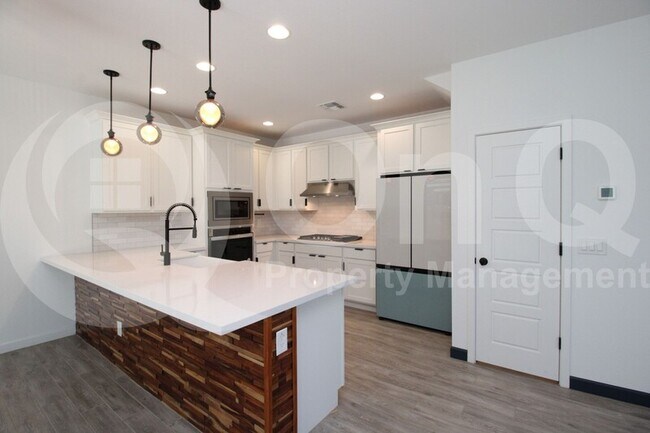 Building Photo - 25830 N 20th Ln