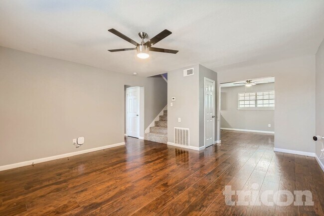 Building Photo - 306 Lakey Rd