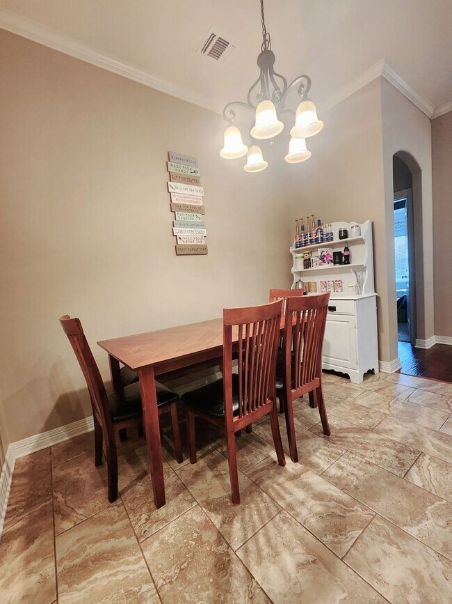 Building Photo - LEGACY BEAUTY.. Close to Barksdale Air For...