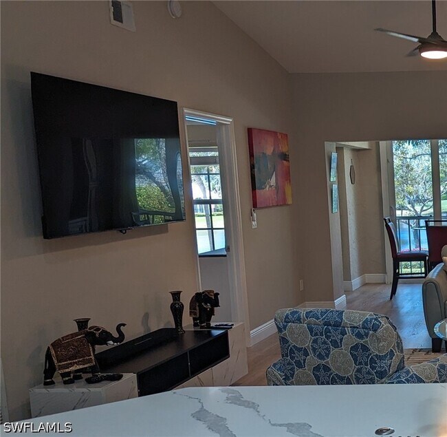 Foto del edificio - 853 Tanbark Dr
