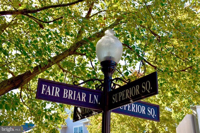 Foto del edificio - 12877 Fair Briar Ln