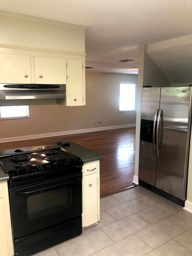 Building Photo - 207 Timothy Dr