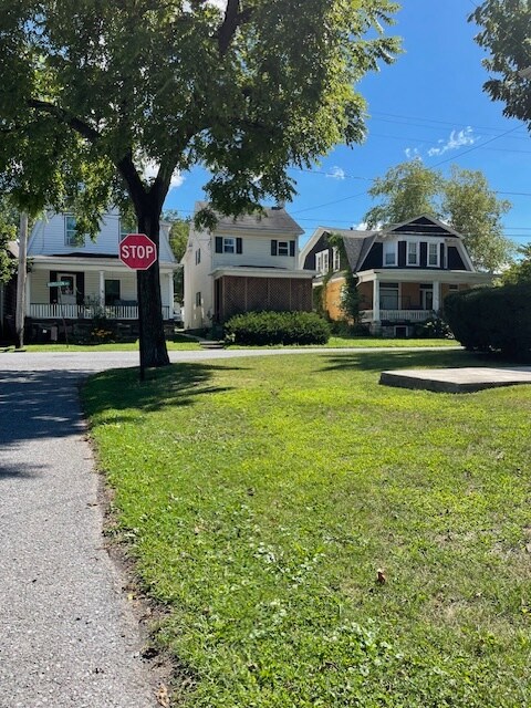 Foto del edificio - 3807 Burgoon Rd