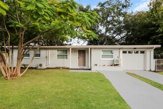 Building Photo - 214 Poinciana Cir