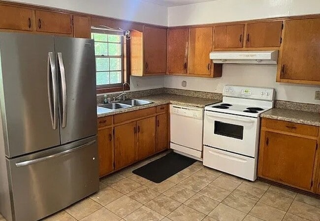 Building Photo - 4318 Kenesaw Dr