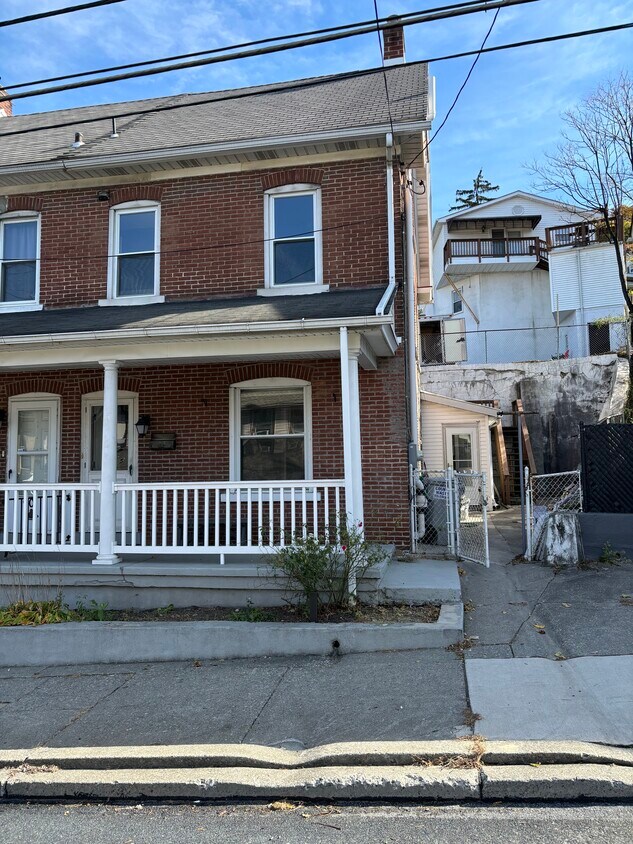 Foto principal - 903 Wyandotte St