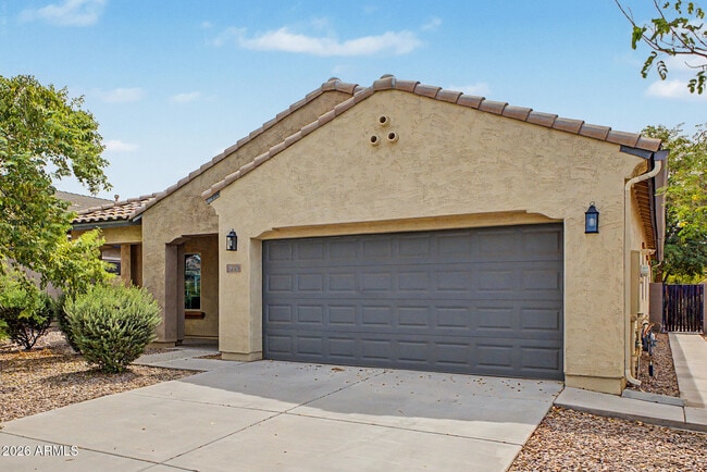 Building Photo - 3113 E Chisum Ln