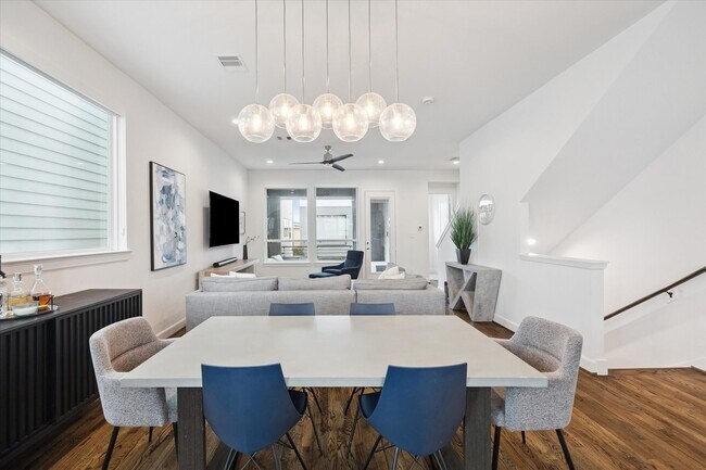 Foto del edificio - 1043 Timbergrove Yards Ln