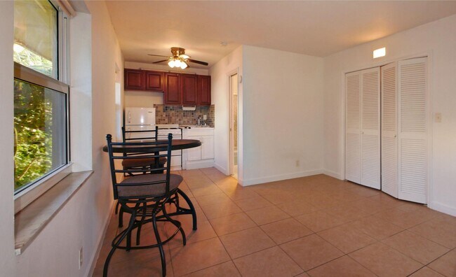 Foto del edificio - 2031 SE 5th St
