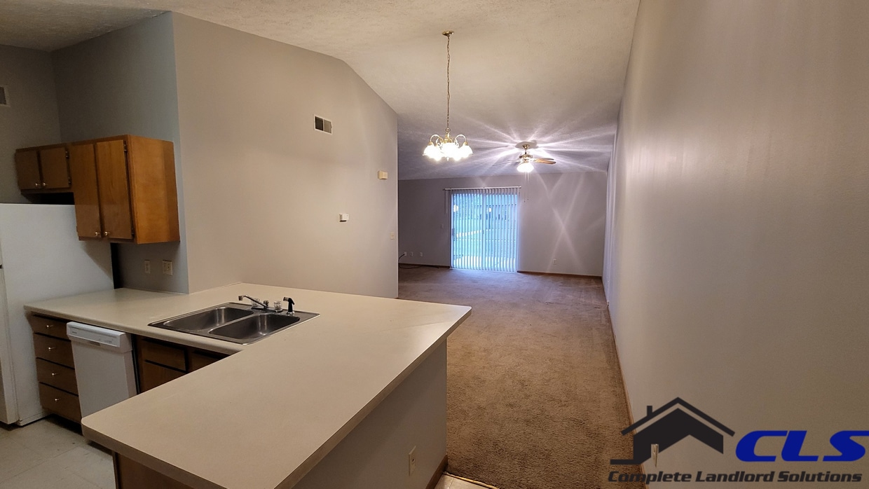 Foto principal - 554 College Ave