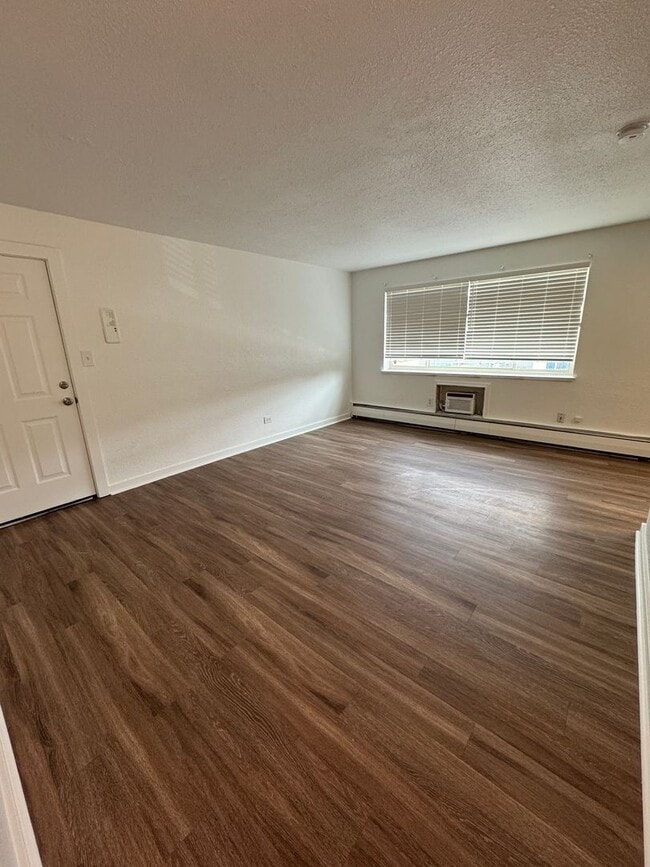 Foto del edificio - Multiple Units Available! 1 Bedroom 1 Bathroom Apartment