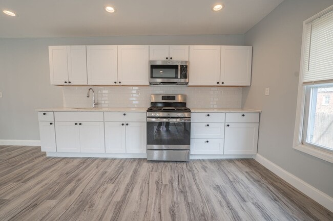 Building Photo - 12 Union Ave